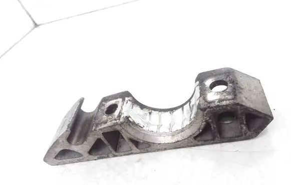 Volkswagen Touareg I Sway bar bush bracket, front 7L0411063B