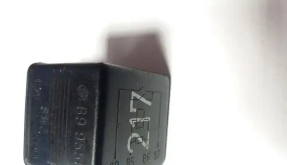 Audi A6 S6 C5 4B Other relay 443951253S