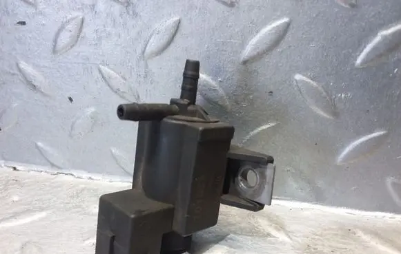 Lexus IS 220D-250-350 Turbo solenoid valve 258600R010 72828606
