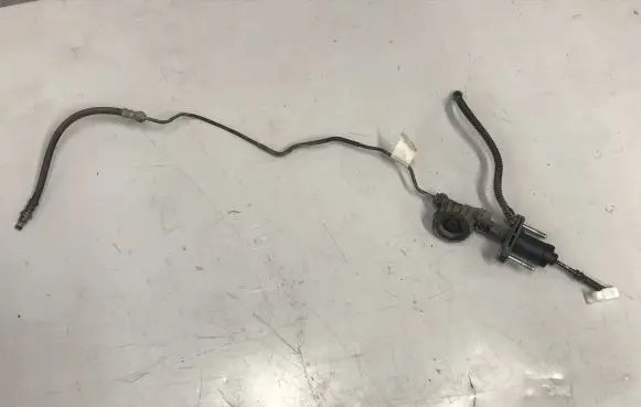 Master brake cylinder
