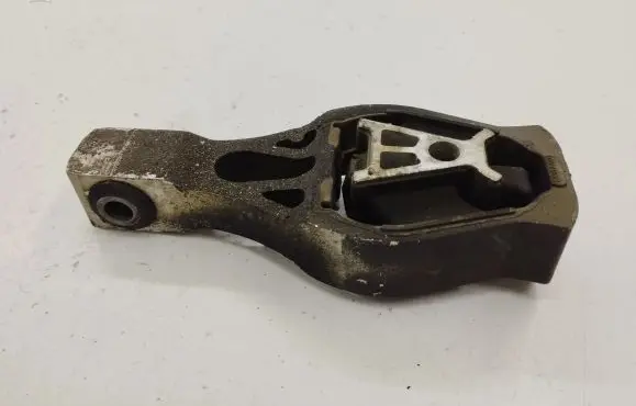Engine mount bracket