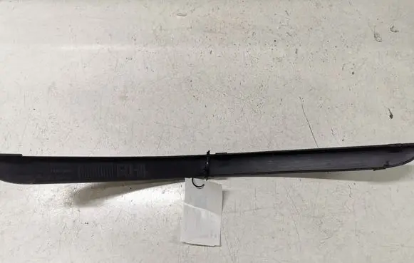 Ford Focus Front bumper splitter molding 2M5117E908