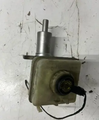 BMW 5 E60 E61 Brake fluid reservoir 320671791