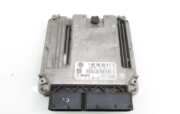Volkswagen Touareg I Engine control unit/module 06E906023B 0261S05627