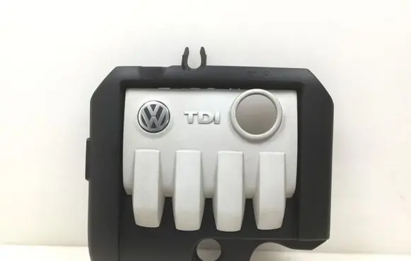 Volkswagen Golf V Engine cover (trim) 03G103925