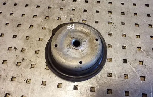 Coil spring mount