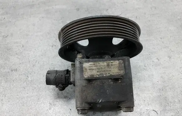 Volvo V70 Power steering pump 9485904