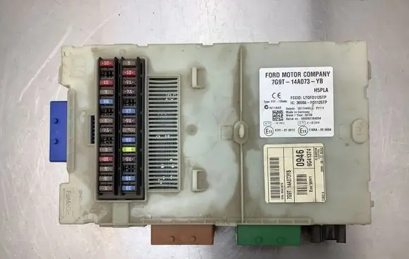 Ford Galaxy Fuse module 7G9T14A073YB 3659AF01125TP