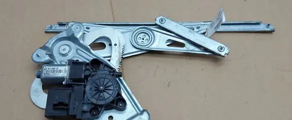 Renault Megane III Front door electric window regulator 807303972R