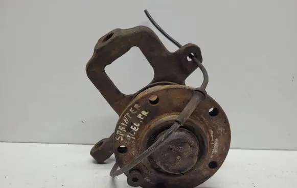 Front wheel hub