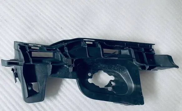 Audi A7 S7 4G Front bumper mounting bracket 4G8807096C 4G8807096