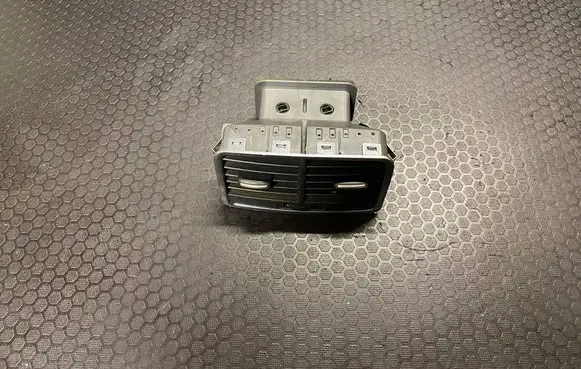 Rear air vent grill