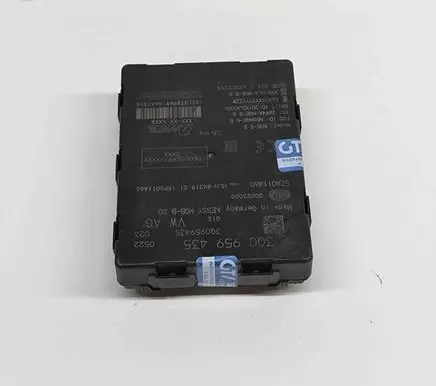 Volkswagen PASSAT B8 Door central lock control unit/module 3Q0959435