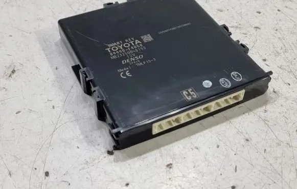 Toyota C-HR I Keyless (KESSY) go control unit/module 89990F4050