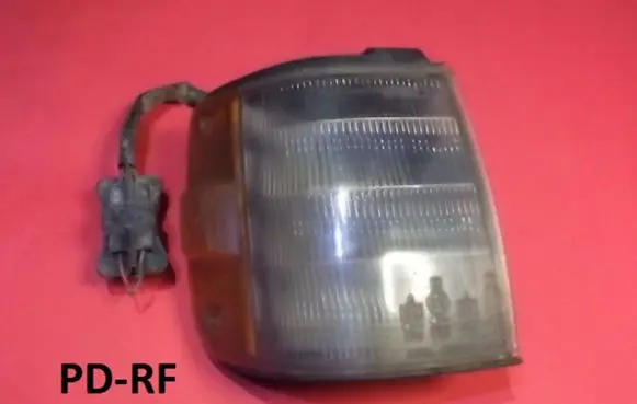 Mazda 323 Front indicator light 21661183R