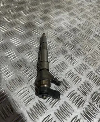 BMW X5 E53 Fuel injector 0445110131 7789661