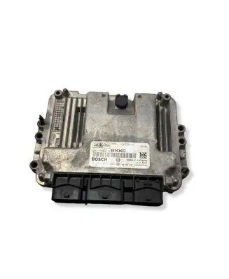 Ford Focus Engine control unit/module 8M5112A650XC 0281015242