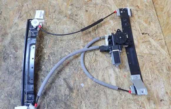Jaguar XJ X351 Front door window regulator with motor 