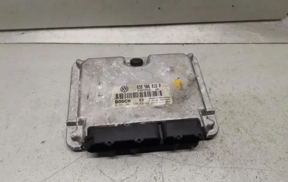 Volkswagen PASSAT B5 Engine control unit/module 038906018P 0281001720