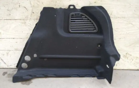 Opel Mokka B Trunk/boot lower side trim panel 98353559ZD