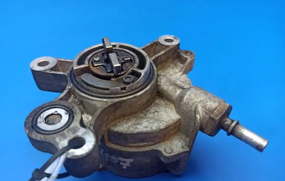 Peugeot 407 Vacuum pump D1651B