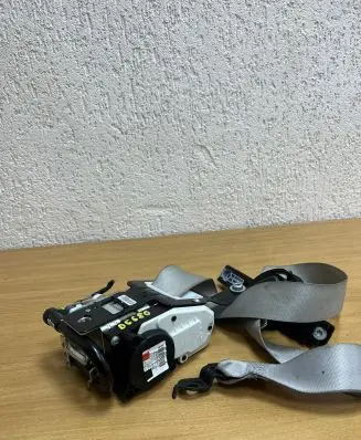Mercedes-Benz E W212 Set of seat belts 620048000 D6680