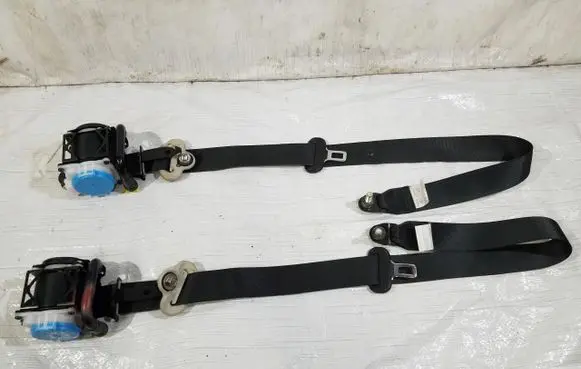 Mazda 6 Front seatbelt