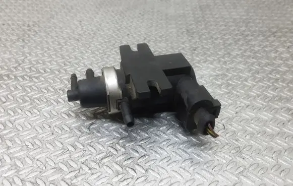 Skoda Octavia Mk1 (1U) Turbo solenoid valve 1J0906627A