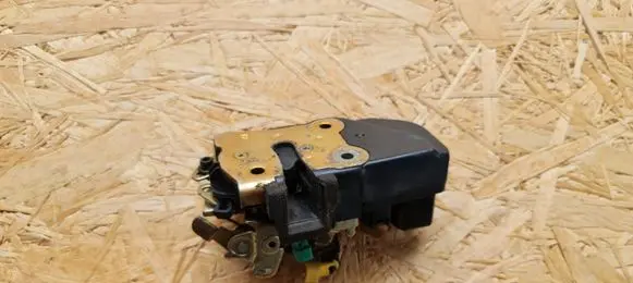 Chrysler Sebring (ST-22 - JR) Front door lock