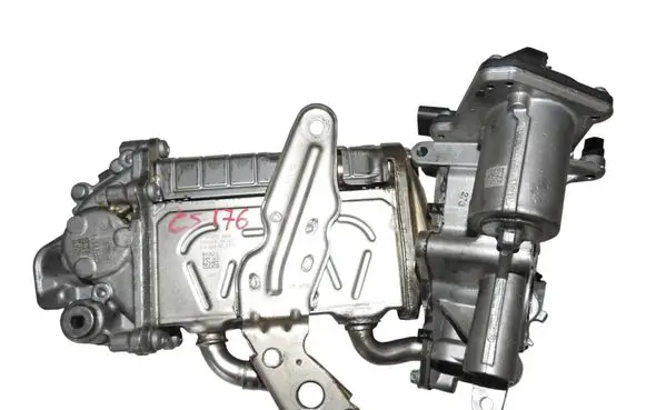 Mercedes-Benz Metris W447 EGR valve cooler A6541407700 A6541404301