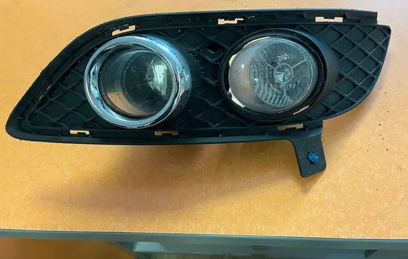 Mercedes-Benz B W246 W242 Front fog light 0305086002 LE03B2561 A2128201056