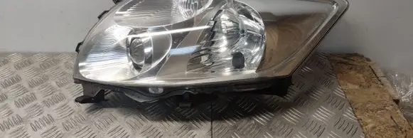 Toyota Auris 150 Headlight/headlamp 8115002460