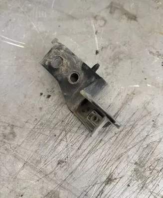 Renault Master III Headlight/headlamp mounting bracket 622208499r