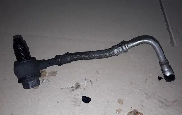 Volvo V50 Turbo turbocharger oiling pipe/hose 9650145080B