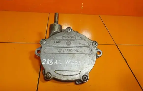 Mercedes-Benz C AMG W203 Vacuum pump A2712301165