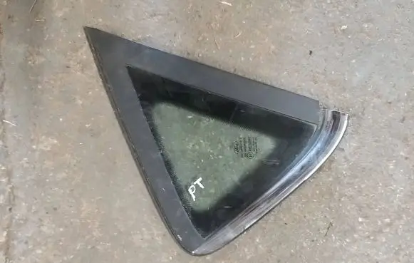Ford Fiesta Rear side window