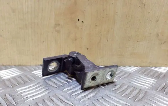 Volkswagen Touareg II Front door upper hinge 8K0831402A