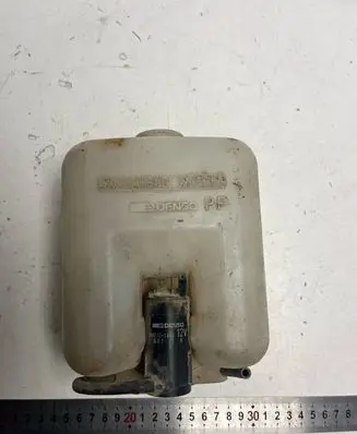 Mitsubishi Delica Windscreen/windshield washer pump 0602101480 060351418