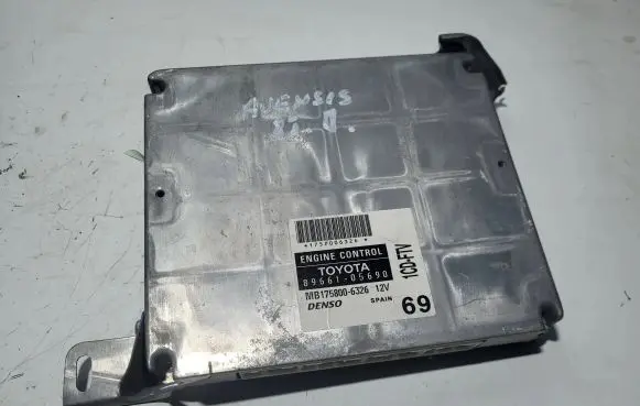 Toyota Avensis T250 Engine control unit/module 8966105690 MB1758006326 1758006326