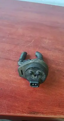 BMW 7 E38 Fuel tank valve 1748875