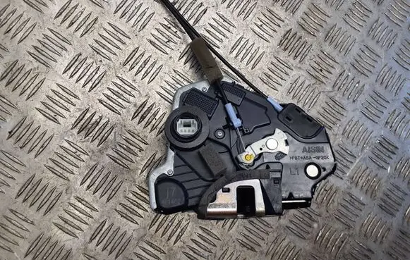 Honda CR-V Front door lock 72151T1GE001A 41114019810