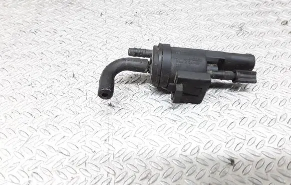 Mercedes-Benz S W220 Vacuum valve 0025401497