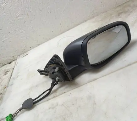 Volvo V70 Front door electric wing mirror E11015846 E1025846
