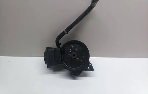 BMW 5 E60 E61 Power steering pump 7693974