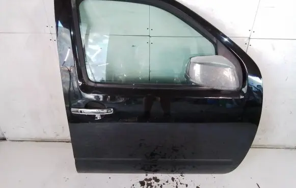 Nissan Pathfinder R51 Front door