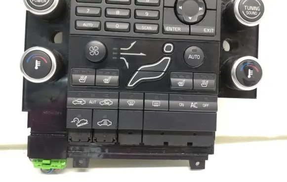 Volvo XC70 Climate control unit 30782280