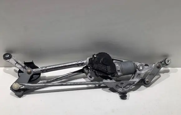 Lexus CT 200H Front wiper linkage and motor 8511076030