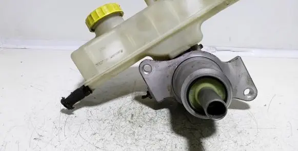 Master brake cylinder