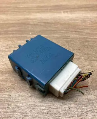 Toyota Yaris Door control unit/module 859800D020 MB0515003650