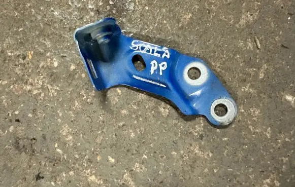 Skoda Scala Fender mounting bracket 654821150A